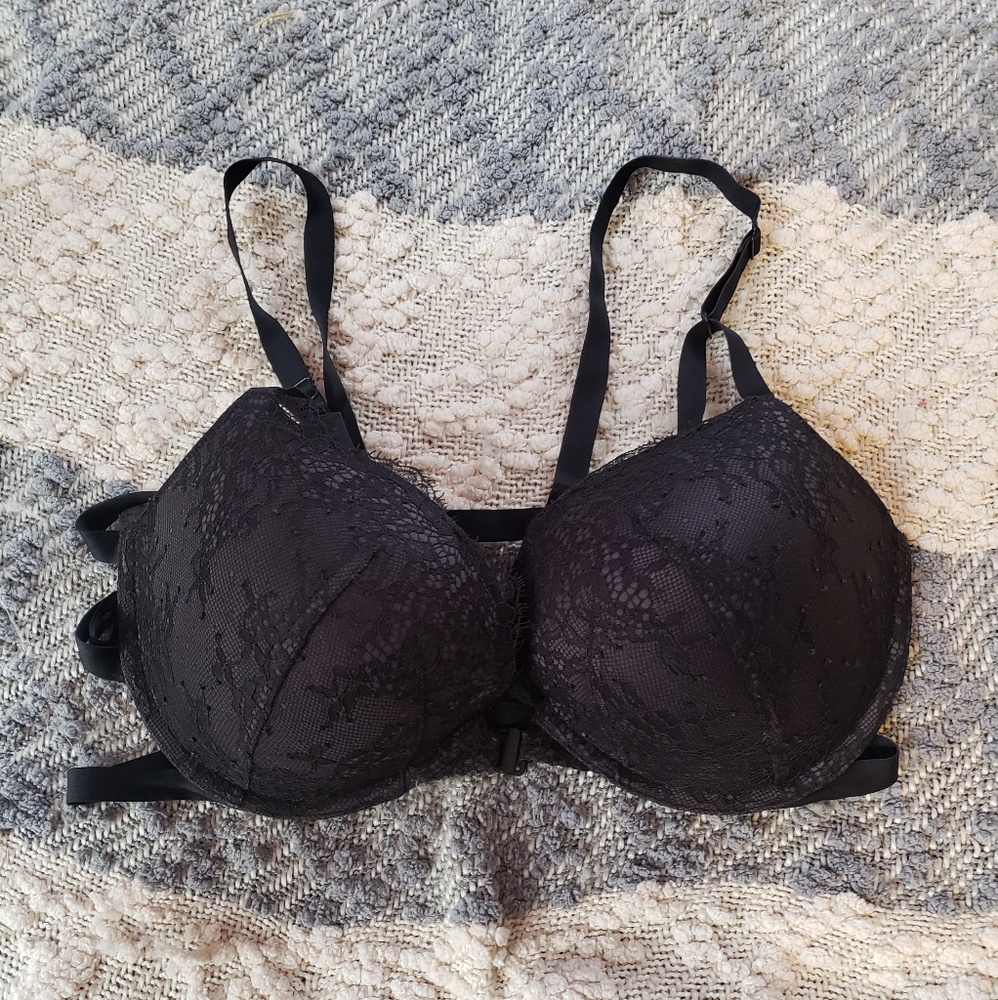Victoria Secret Front Snap Push Up